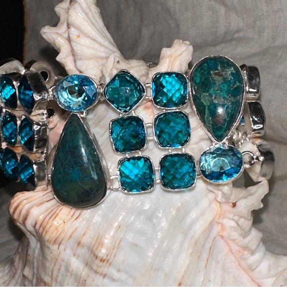 Gorgeous Shattuckite + Blue Topaz cluster statement bracelet cuff - Picture 4 of 10
